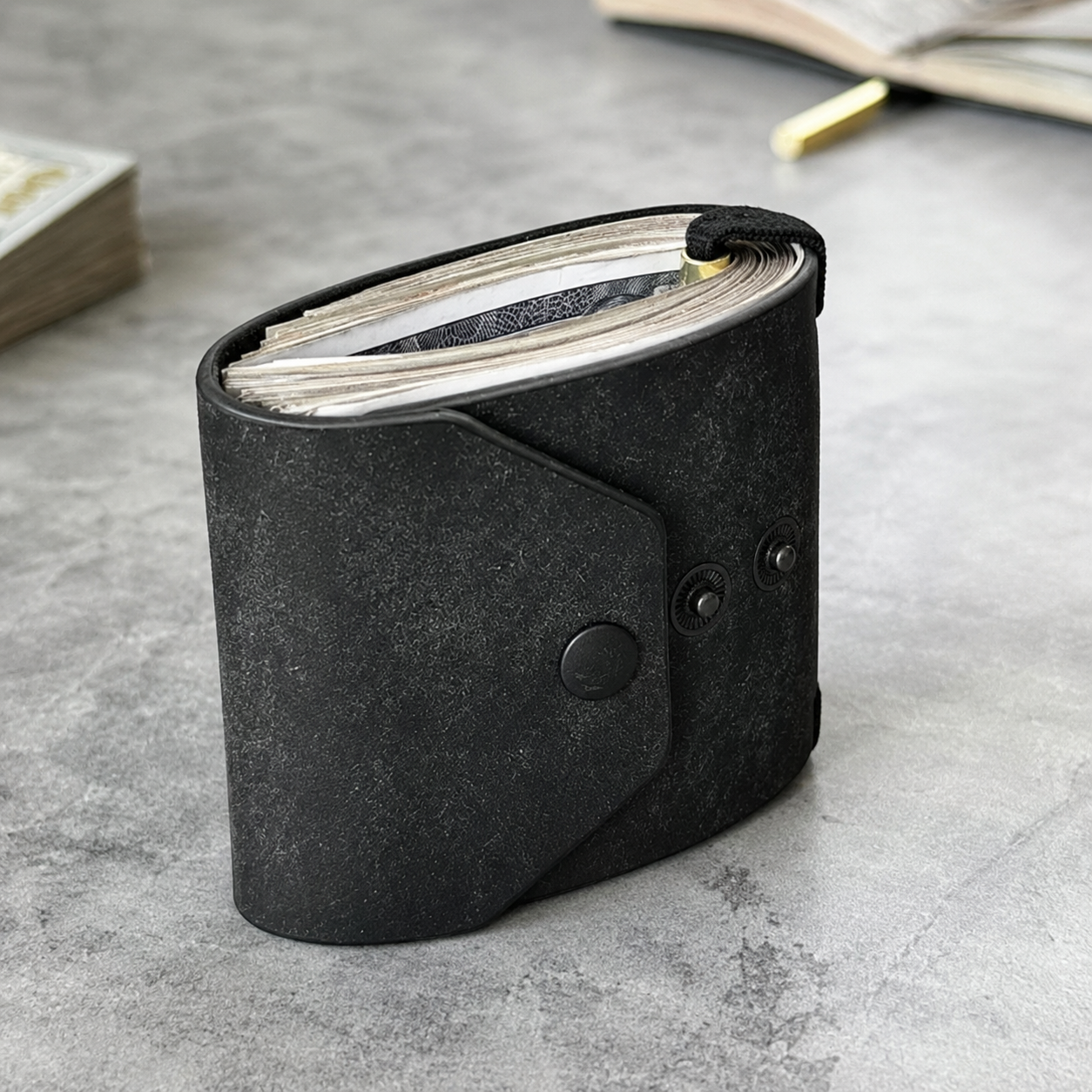 Classic Pocket Cash Wallet