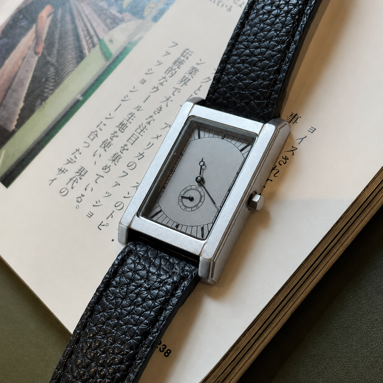 Forma 510 Leather Quartz Watch