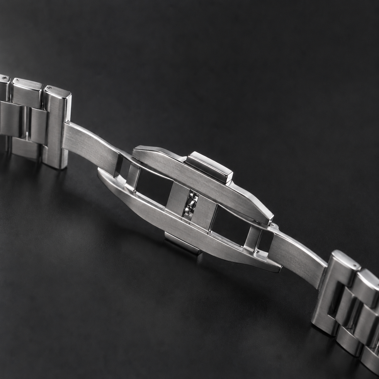 Wynwood 517 Timepiece