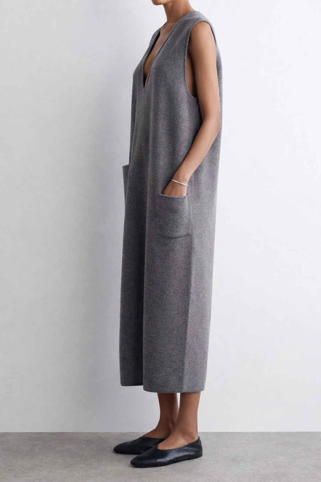Rowan V-Neck Pullover