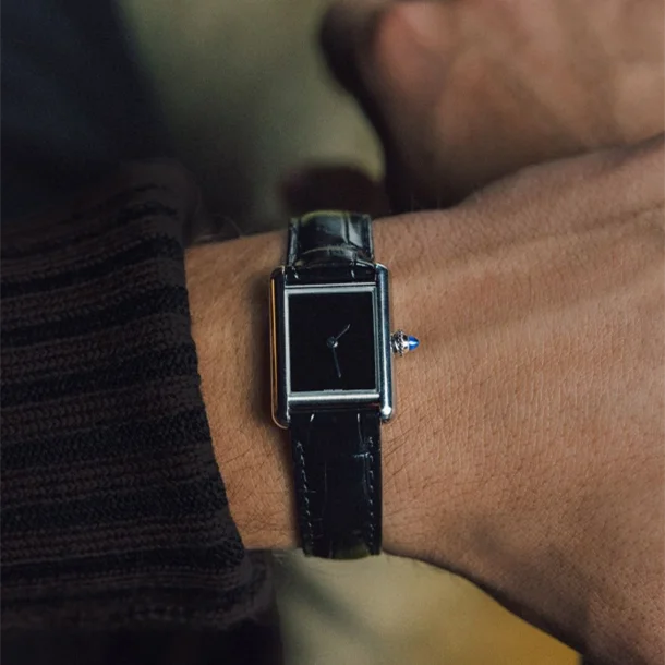 Elegant Quartz Leather Watch