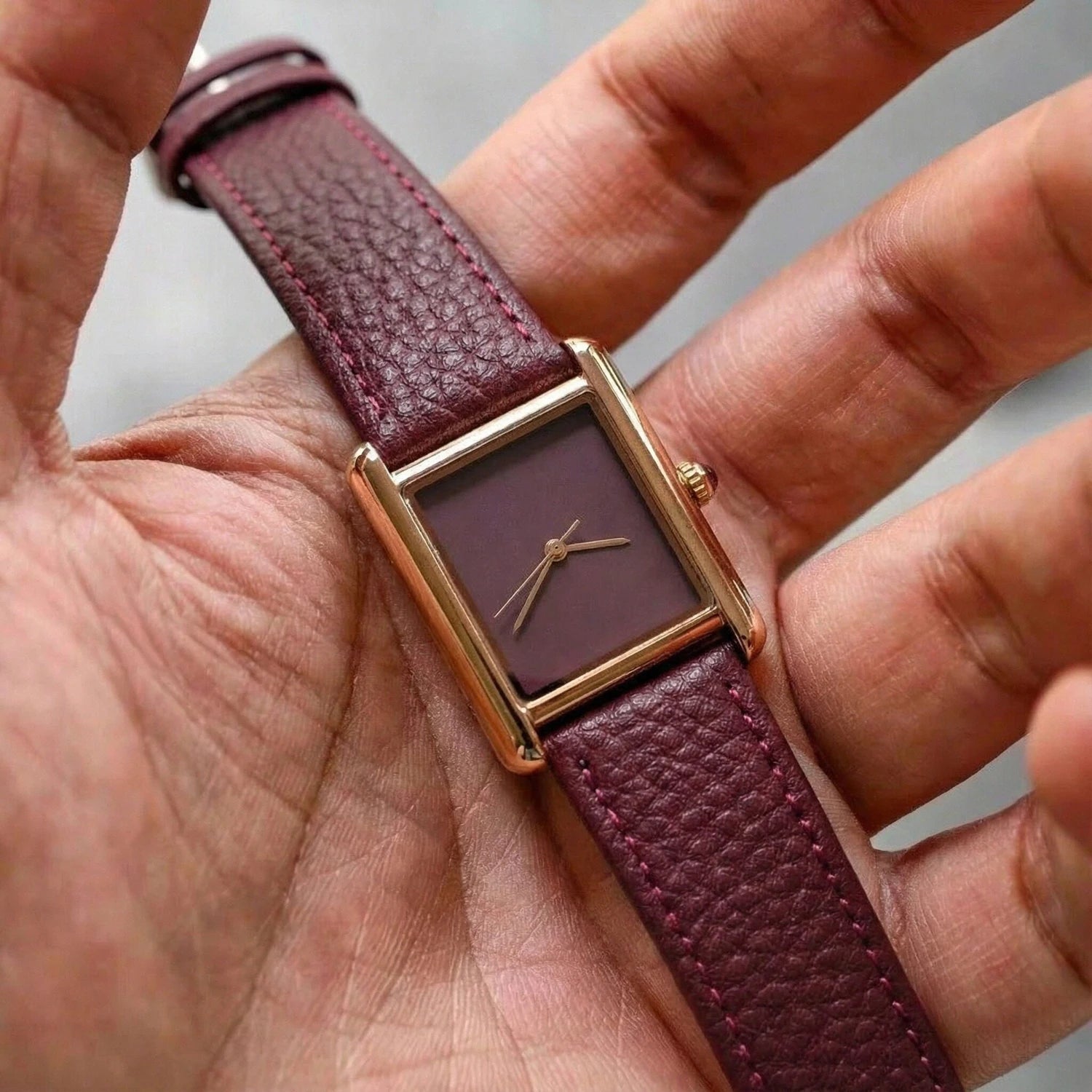 Elegant Quartz Leather Watch