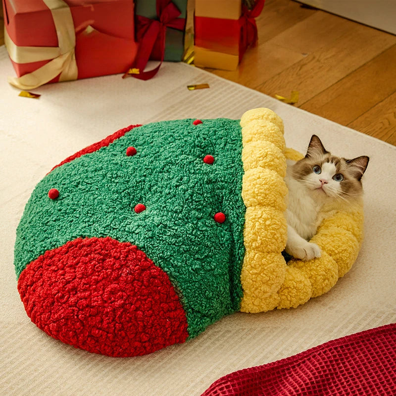 Holly Jolly Pet Nest