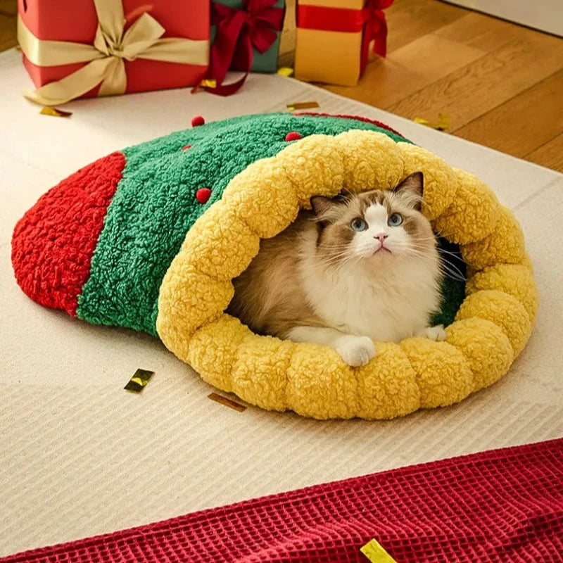 Holly Jolly Pet Nest