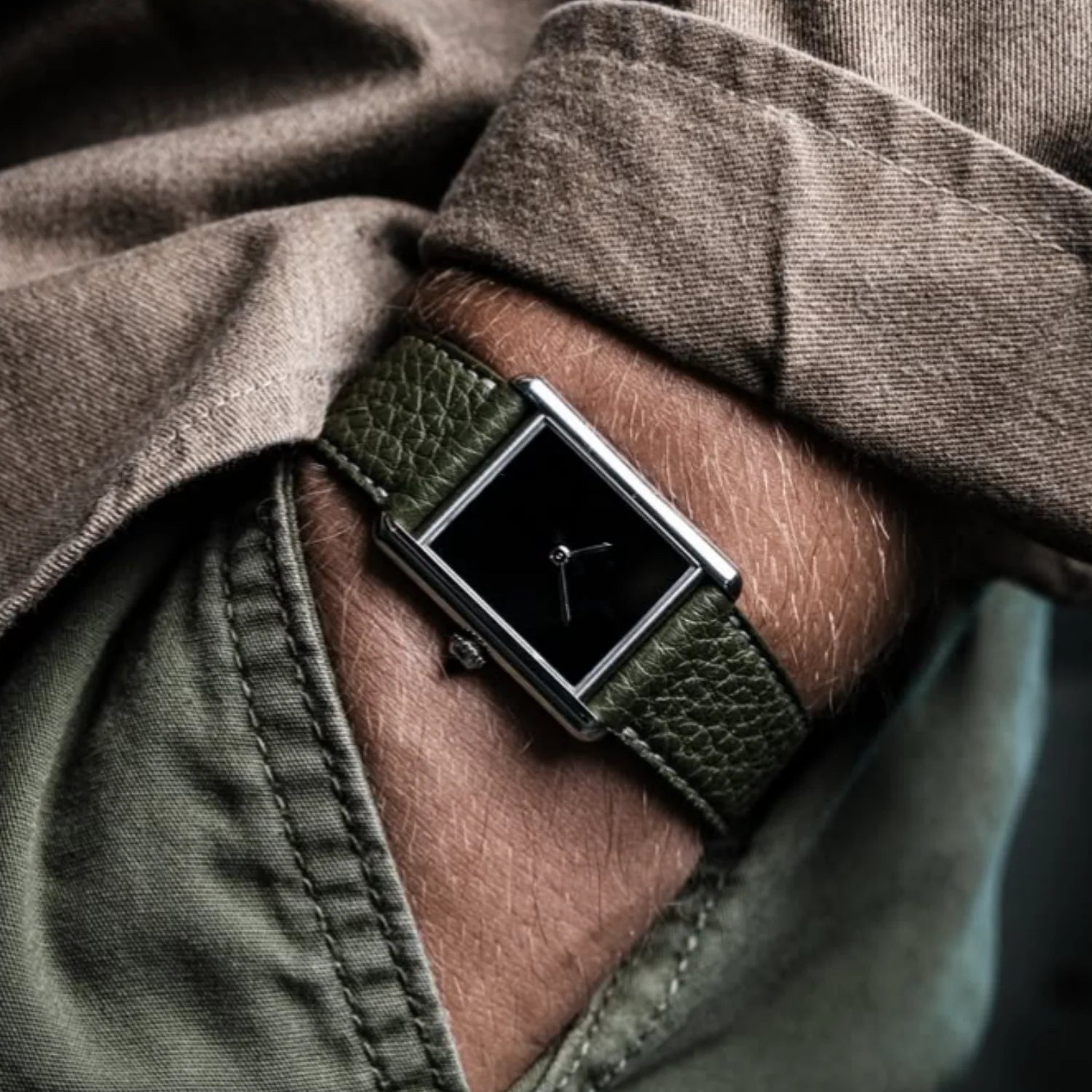 Elegant Quartz Leather Watch