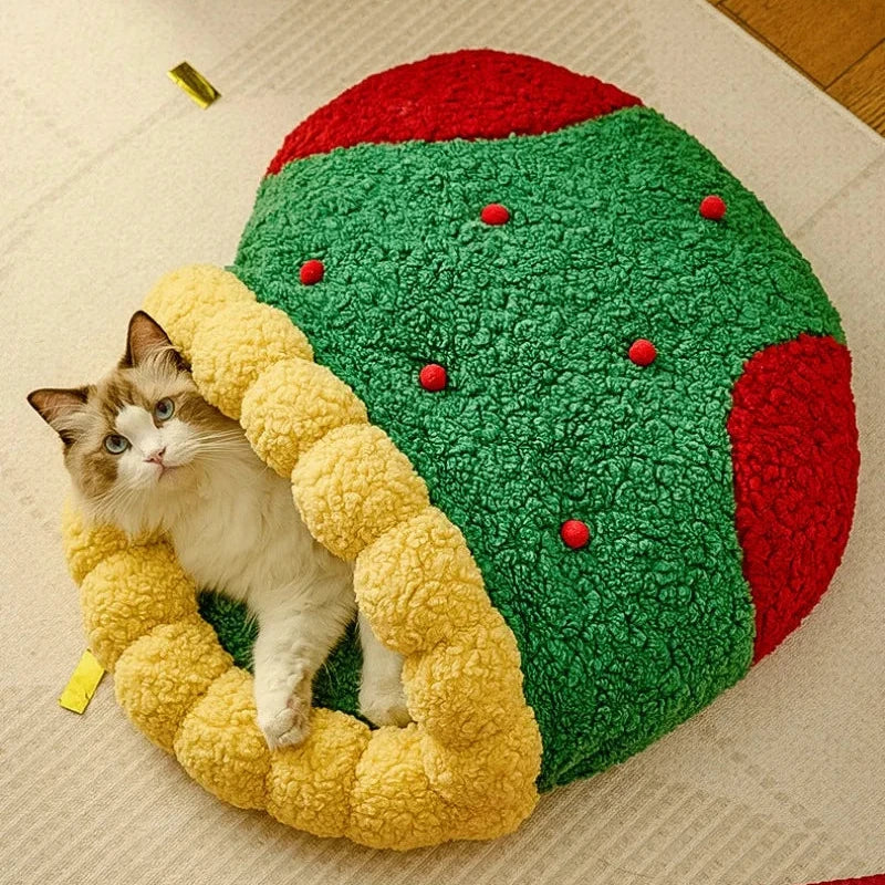 Holly Jolly Pet Nest